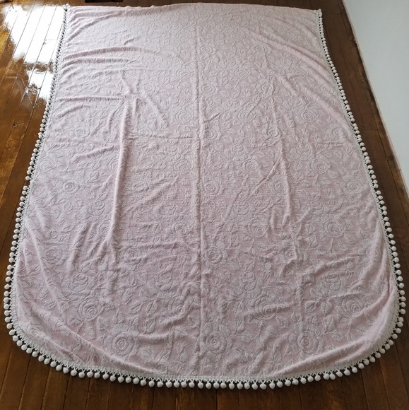 Blush pink chenille twin bedspread - Picture 3 of 8